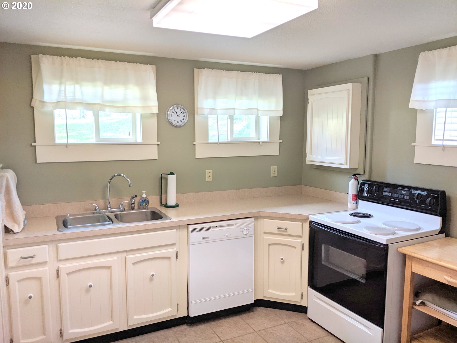 76018 Palmer Junction Road Elgin, OR 97827 - Photo 21 of 25 Gallery Image 21