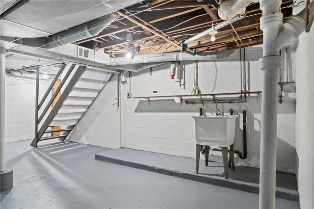 $189,900 | 813 Lynda Lane, North Versailles, PA 15137