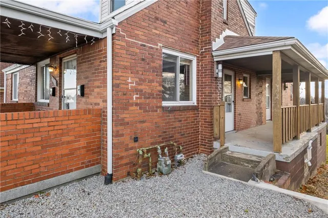 $189,900 | 813 Lynda Lane, North Versailles, PA 15137