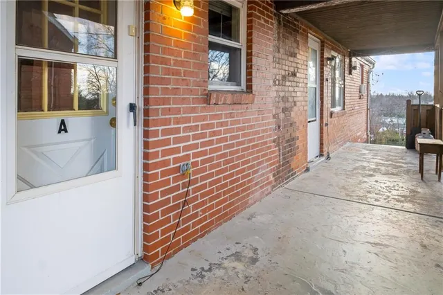 $189,900 | 813 Lynda Lane, North Versailles, PA 15137