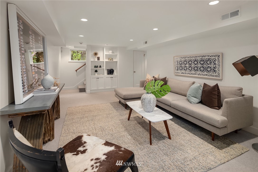 1802 Madrona Drive Seattle, WA 98122 - Photo 19 of 26