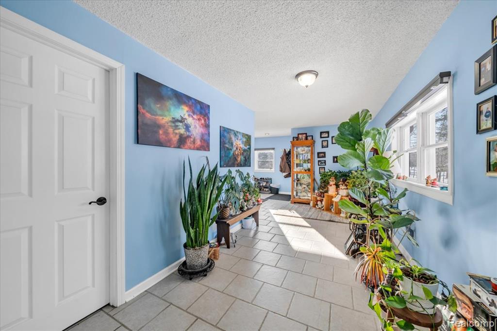9169 Graytrax Road Grand Blanc, MI 48439 - Photo 9 of 41 Gallery Image 9