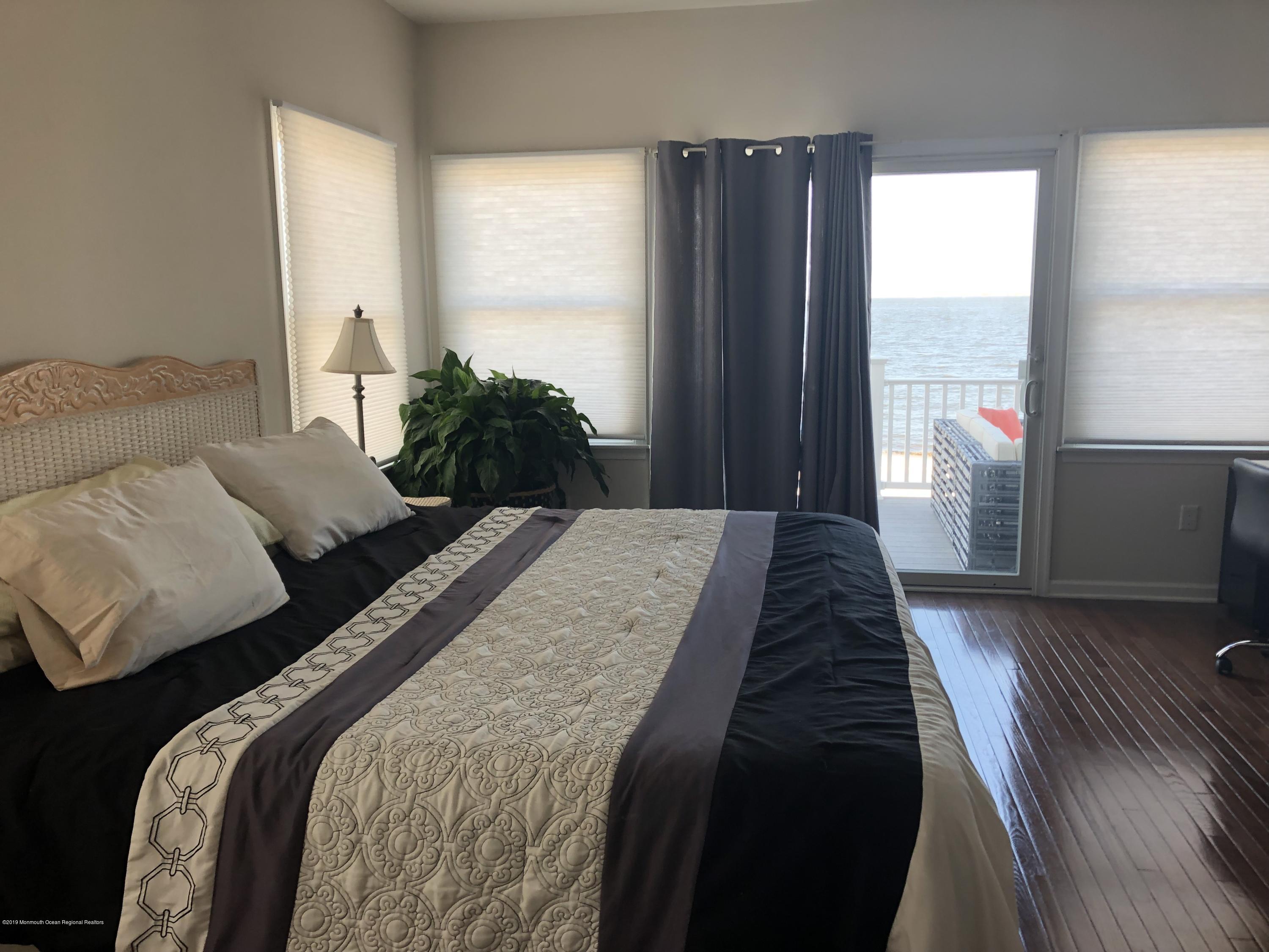 27 Cove Point Road Toms River, NJ 08753 - Photo 11 of 30 1st Floor Master Bedroom A