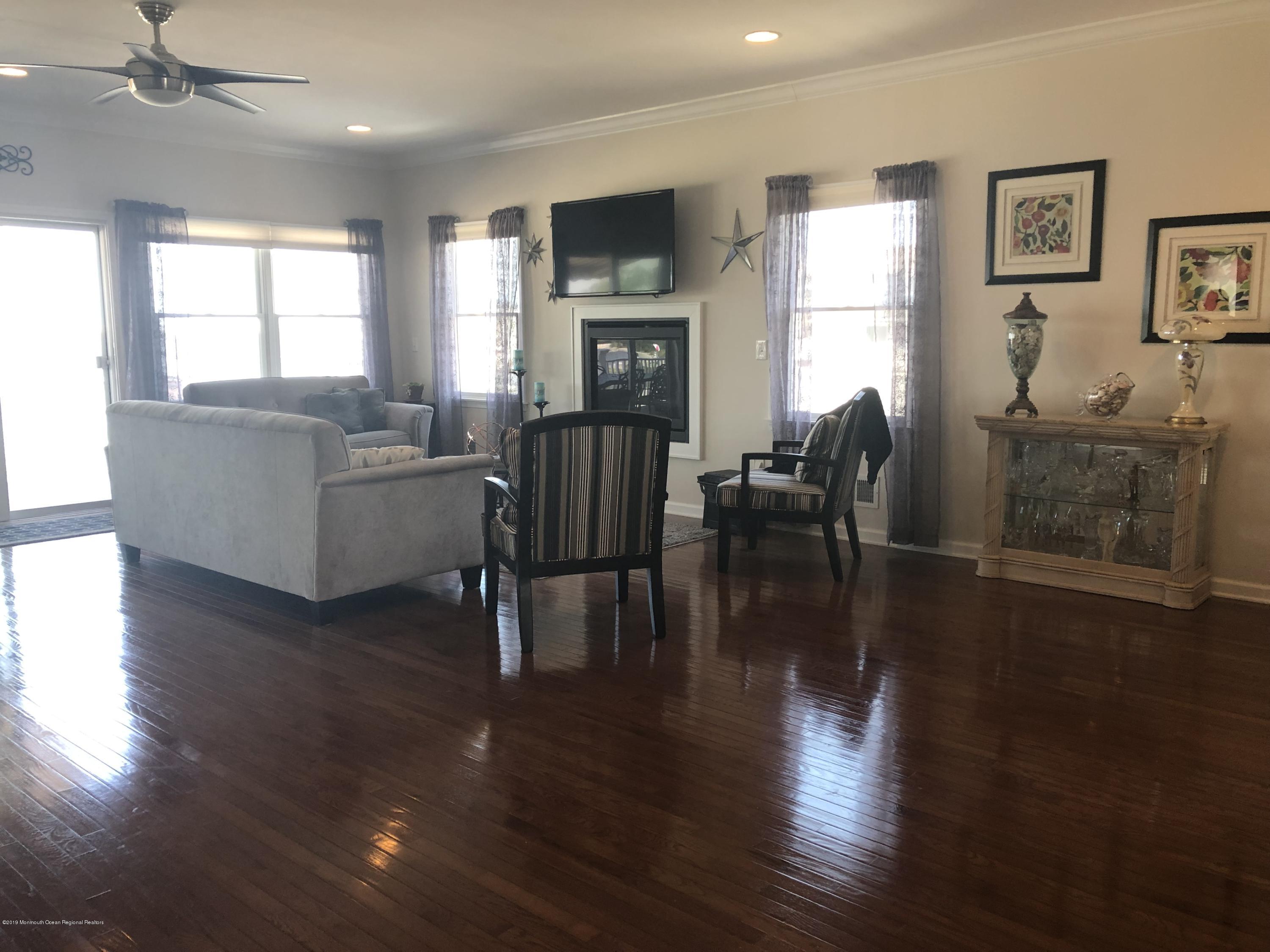 27 Cove Point Road Toms River, NJ 08753 - Photo 10 of 30 Greatroom view3