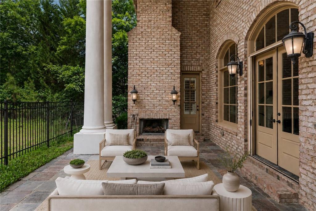 453 Londonberry Road Northwest Atlanta, GA 30327 - Photo 39 of 43 Gallery Image 39