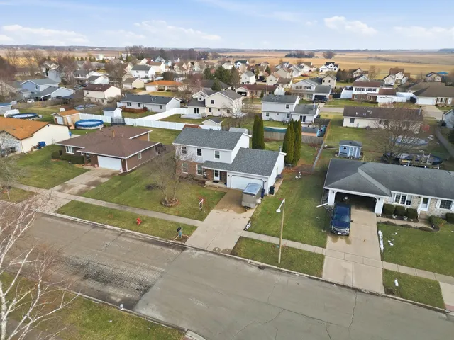 a view of house with outdoor space