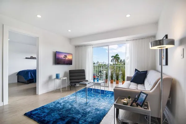$3,000 | 1605 Pennsylvania Avenue, Unit 502, Miami Beach, FL 33139