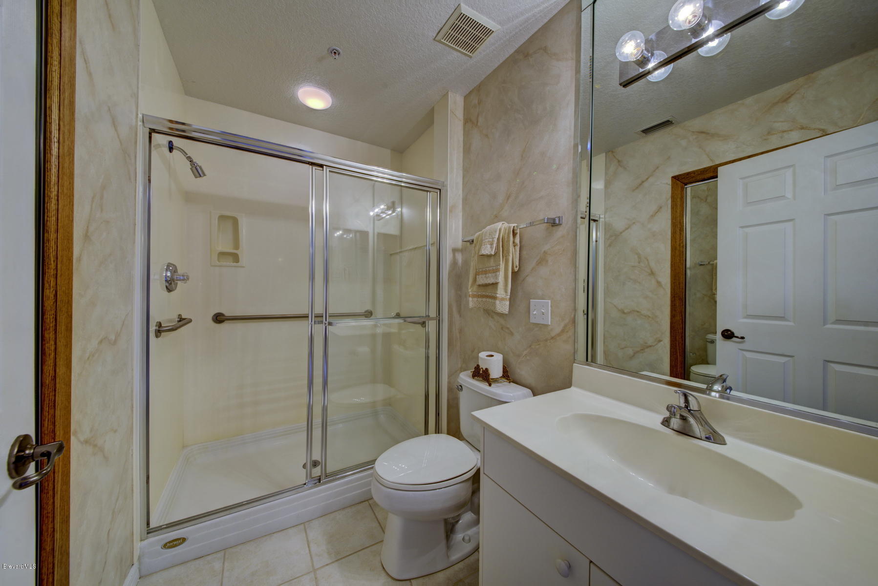 102 Riverside Drive, Unit 901 Cocoa, FL 32922 - Photo 11 of 54 Bathroom 2