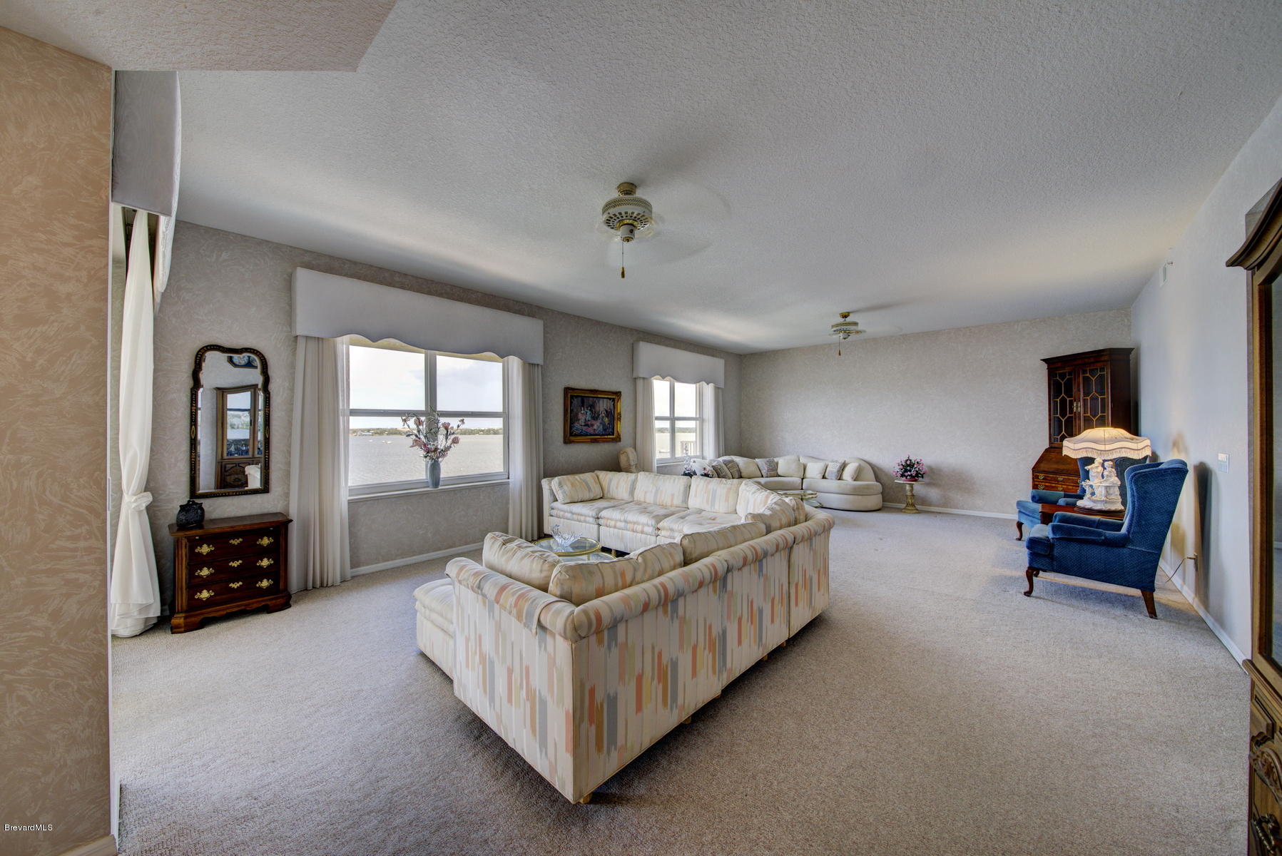 102 Riverside Drive, Unit 901 Cocoa, FL 32922 - Photo 14 of 54 Living Room