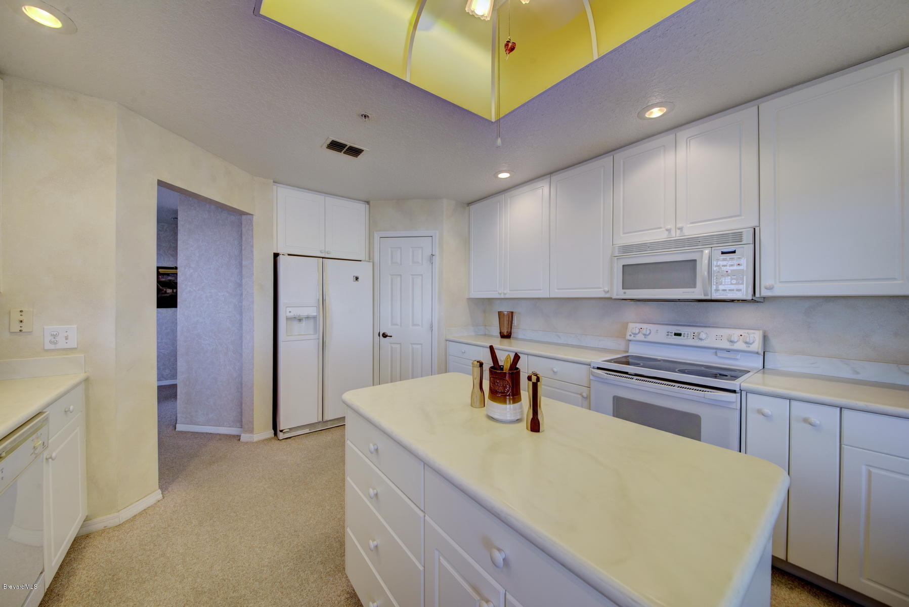 102 Riverside Drive, Unit 901 Cocoa, FL 32922 - Photo 24 of 54 Microwave over Range