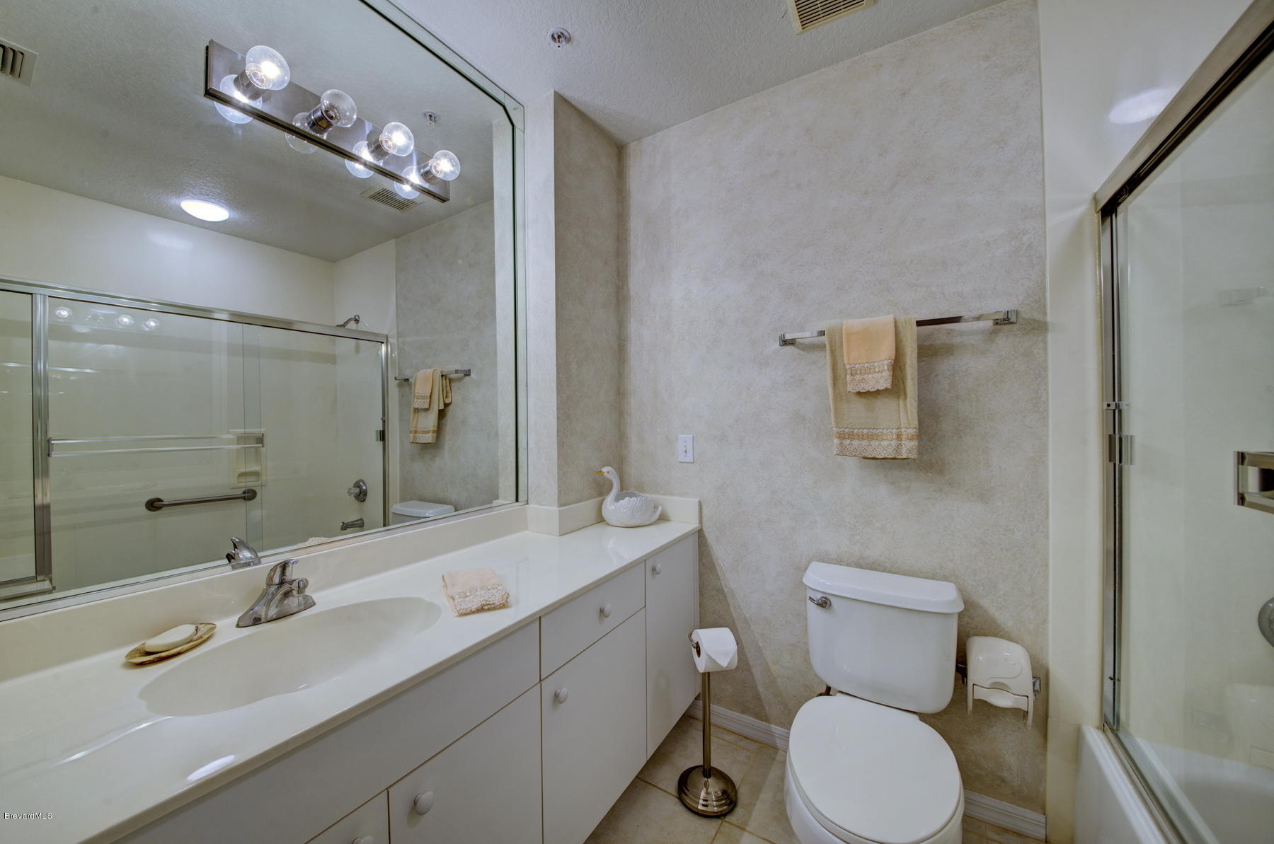 102 Riverside Drive, Unit 901 Cocoa, FL 32922 - Photo 38 of 54 Bathroom 3