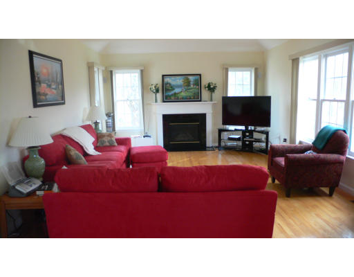 267 Bay Road Sharon, MA 02067 - Photo 2 of 18 Gallery Image 2