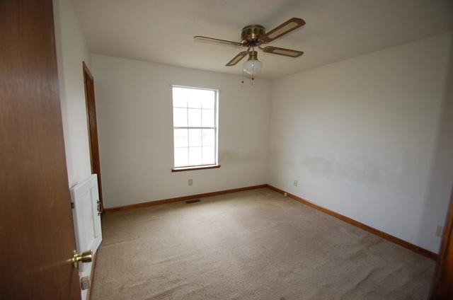 248 Hester Road Portland, TN 37148 - Photo 3 of 12 Spacious master bedroom with private half bath