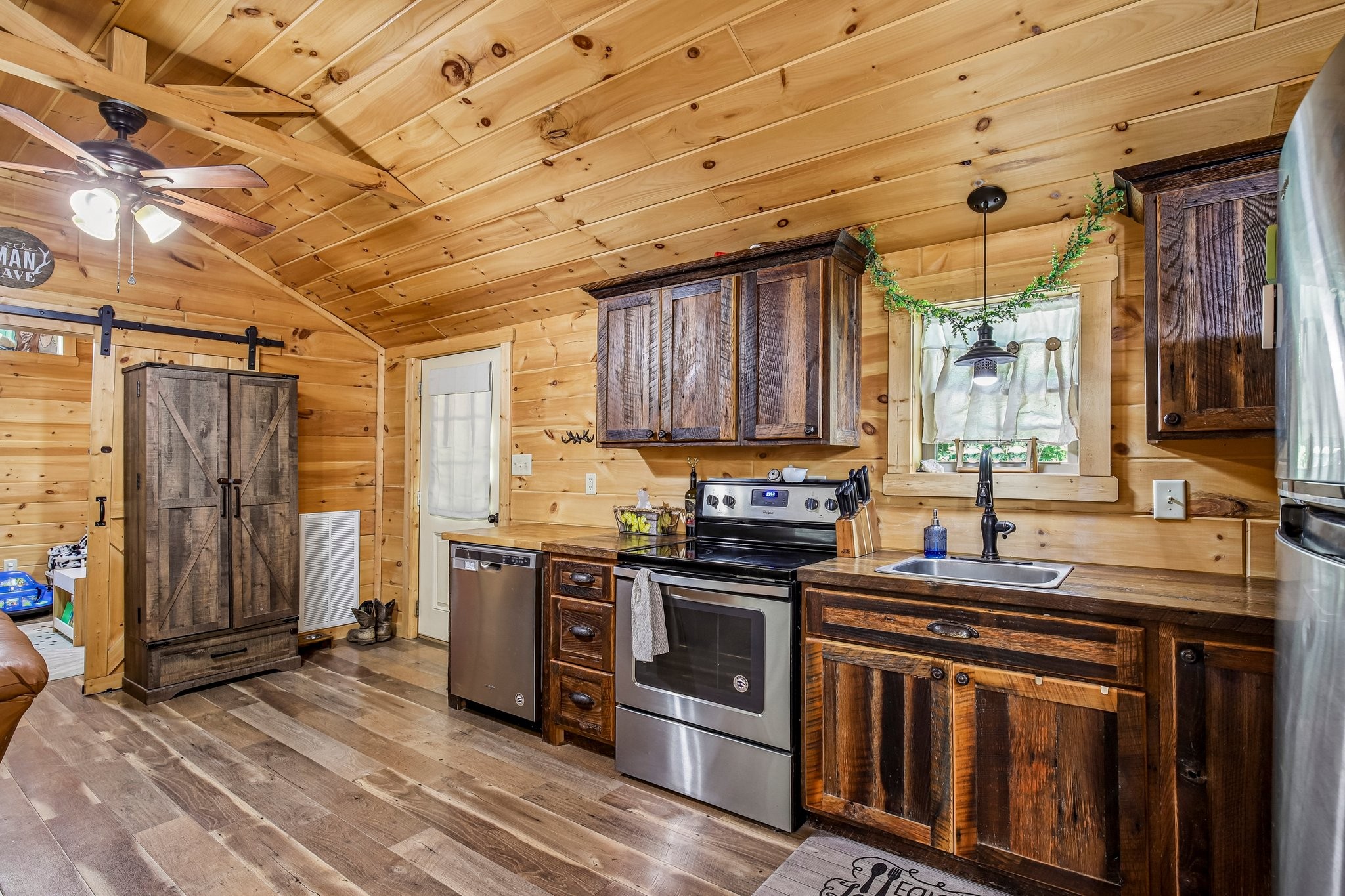 1424 Poplar Ridge Lane Chapmansboro, TN 37035 - Photo 21 of 63