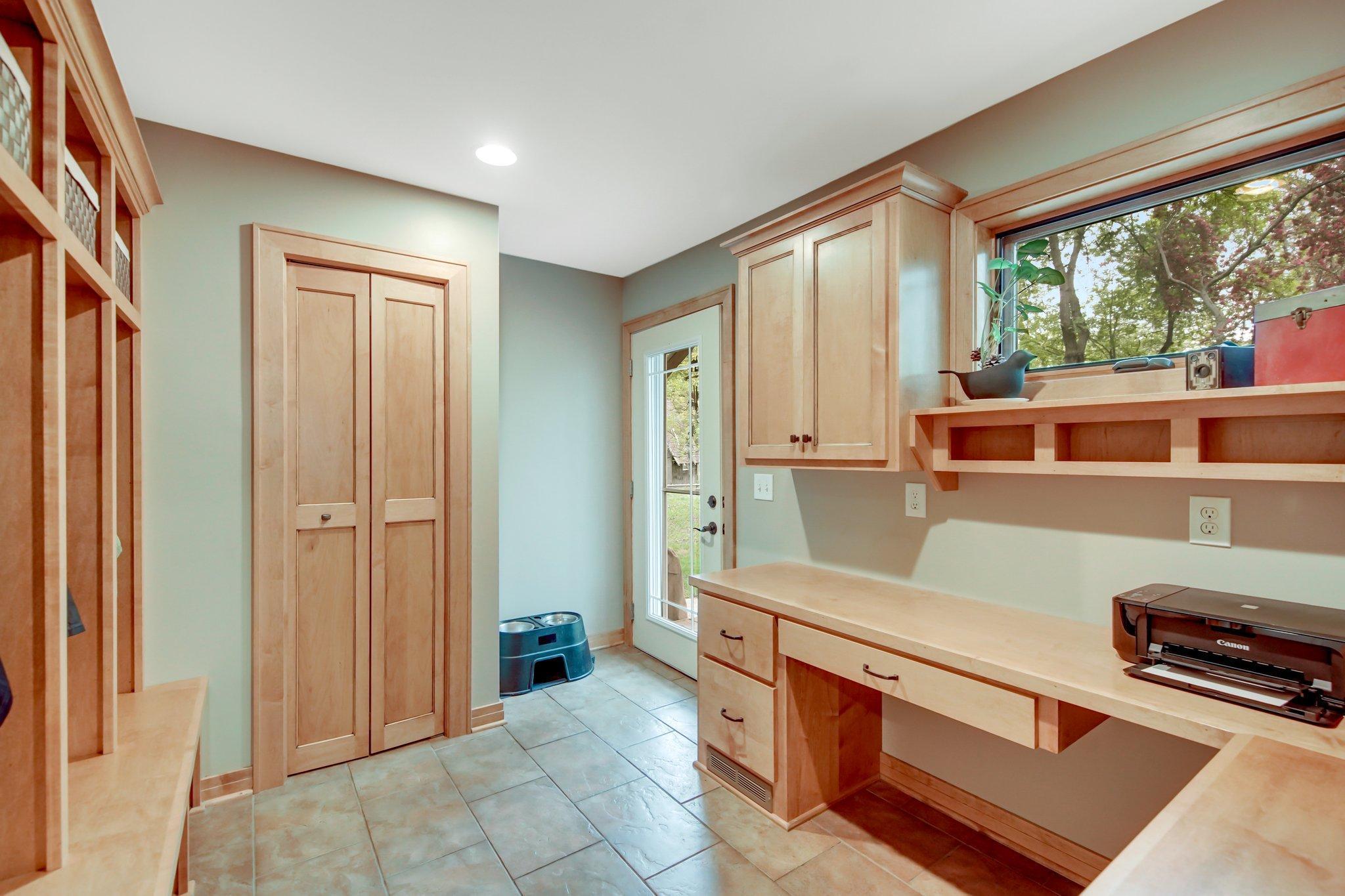 5241 Meadow Ridge Edina, MN 55439 - Photo 11 of 36 Gallery Image 11