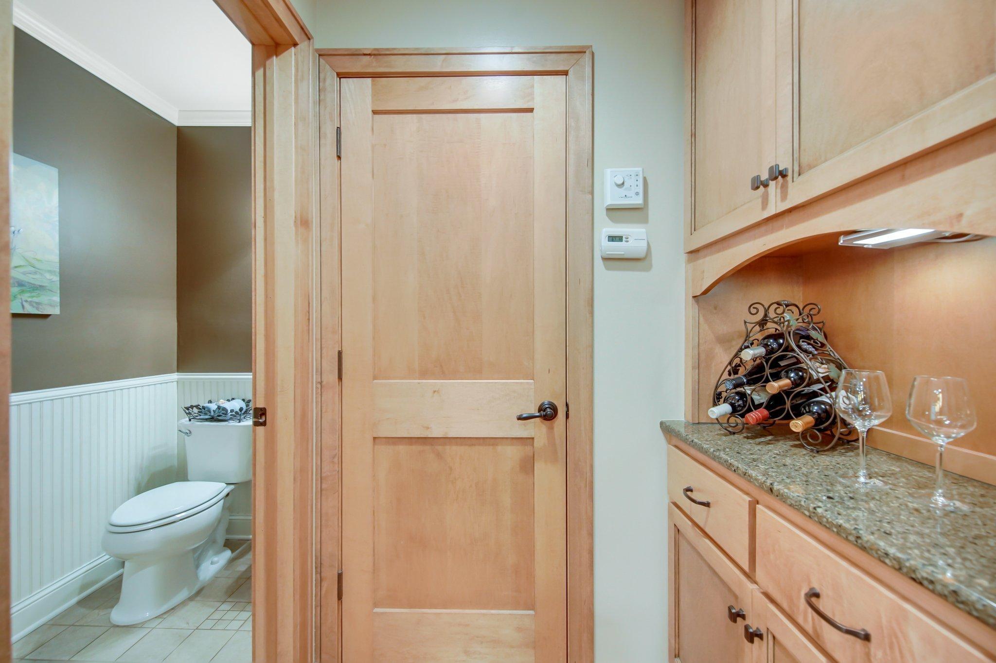 5241 Meadow Ridge Edina, MN 55439 - Photo 12 of 36 Gallery Image 12