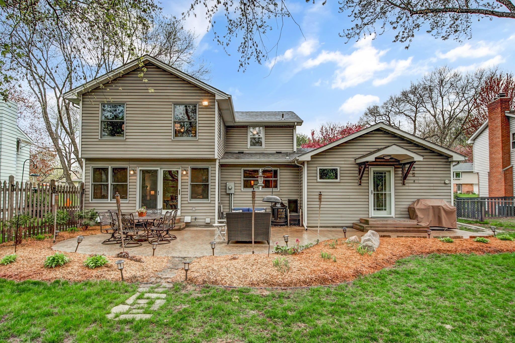 5241 Meadow Ridge Edina, MN 55439 - Photo 32 of 36 Gallery Image 32