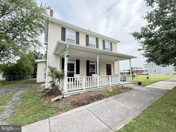 $1,100 | 7889 Main Street, Unit 1, Middletown, VA 22645