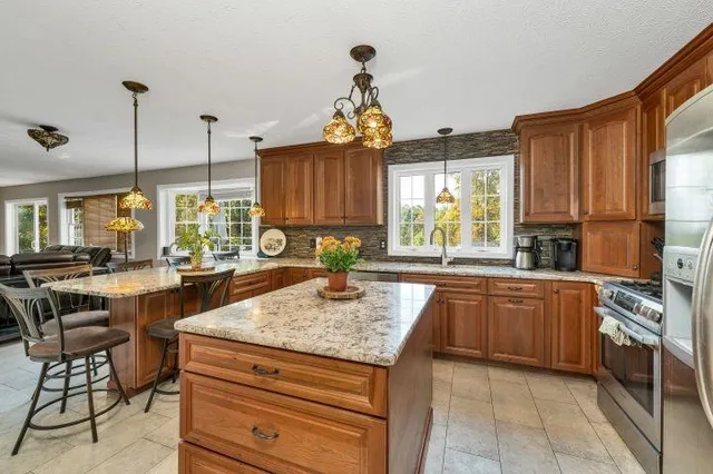 $1,200,000 | 74 Nolls Farm Road, Auburn, NH 03032