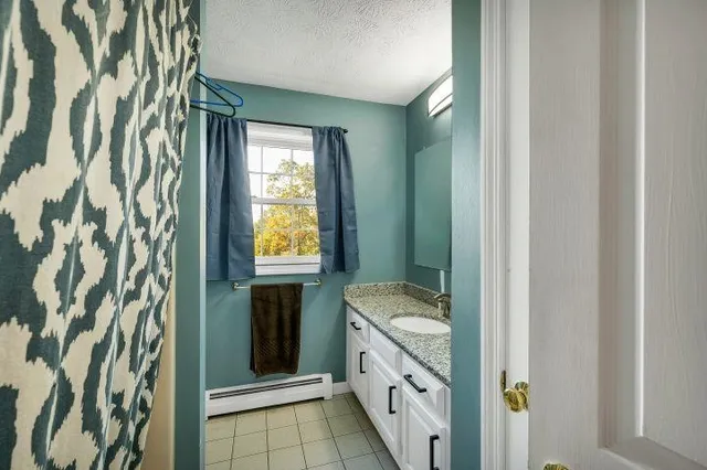 $1,200,000 | 74 Nolls Farm Road, Auburn, NH 03032