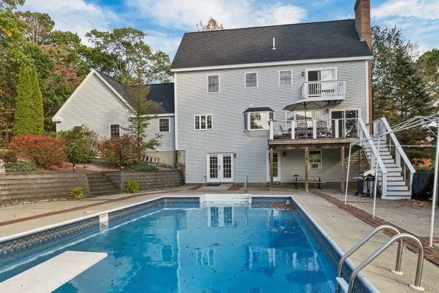 $1,200,000 | 74 Nolls Farm Road, Auburn, NH 03032