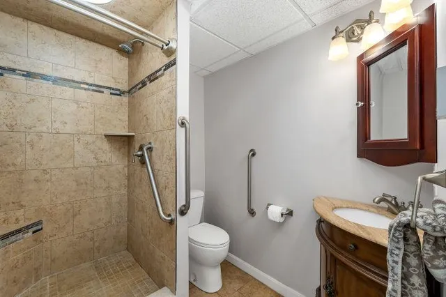 $1,200,000 | 74 Nolls Farm Road, Auburn, NH 03032