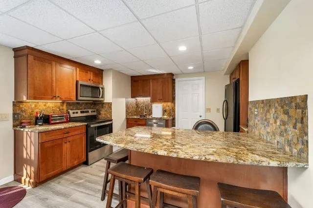 $1,200,000 | 74 Nolls Farm Road, Auburn, NH 03032