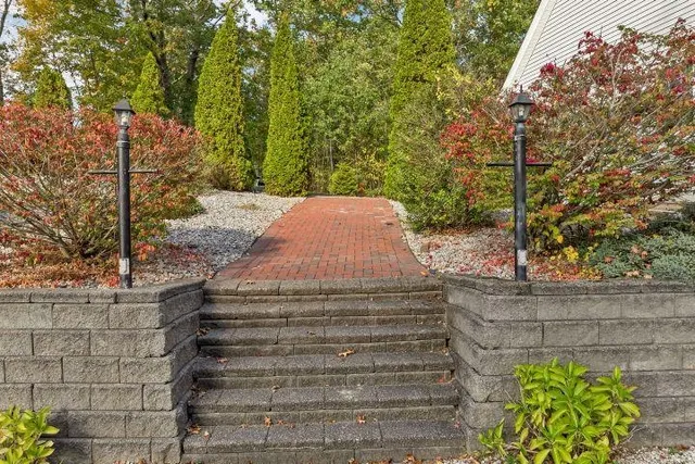 $1,200,000 | 74 Nolls Farm Road, Auburn, NH 03032