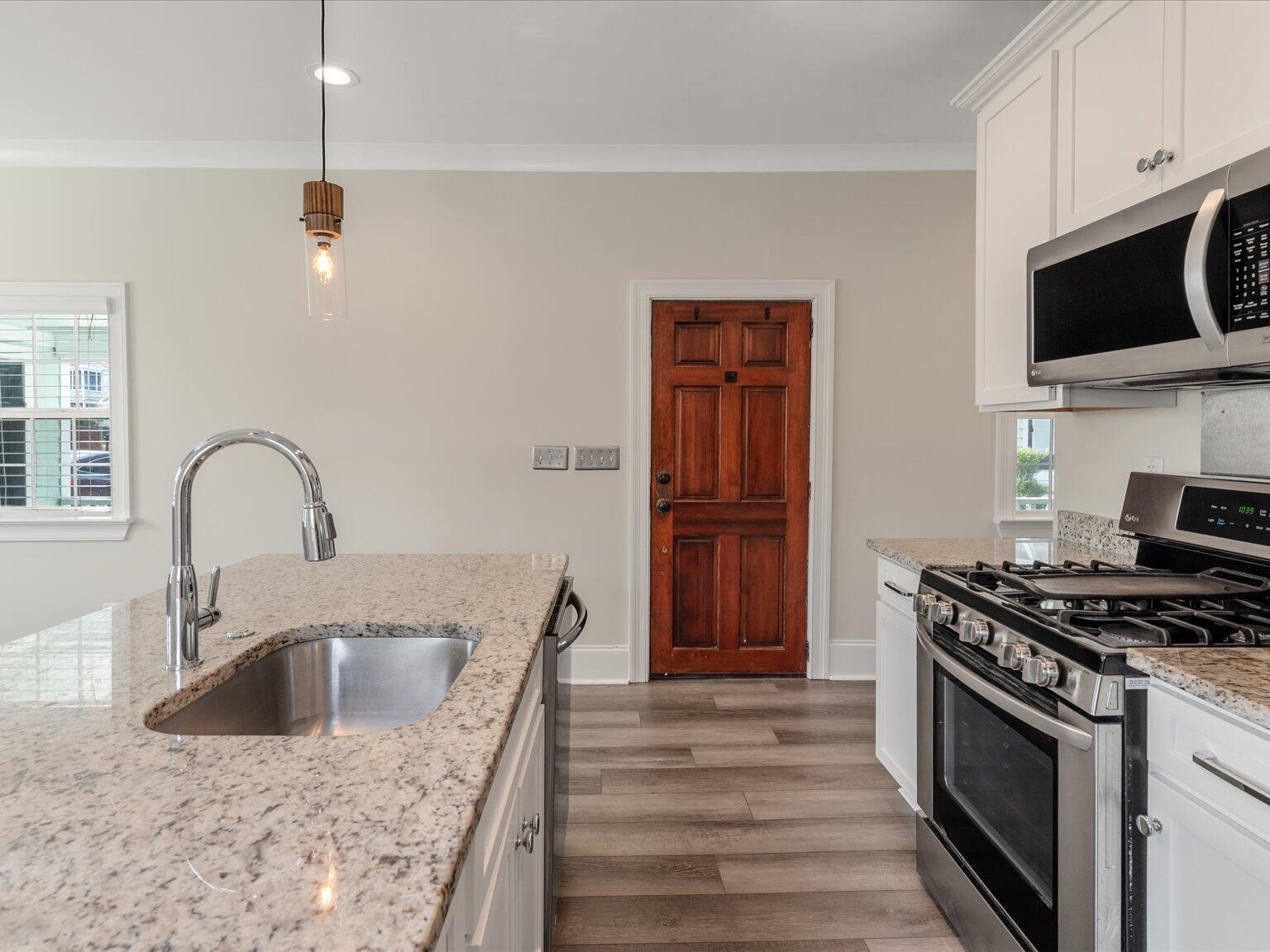 400 Sumter Street Charleston, SC 29403 - Photo 12 of 30 kitchen