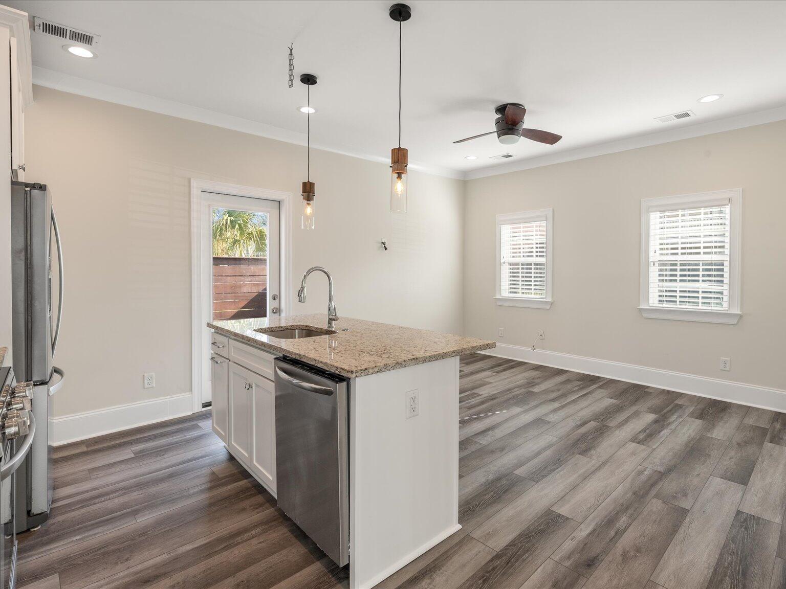 400 Sumter Street Charleston, SC 29403 - Photo 15 of 30 living/dining