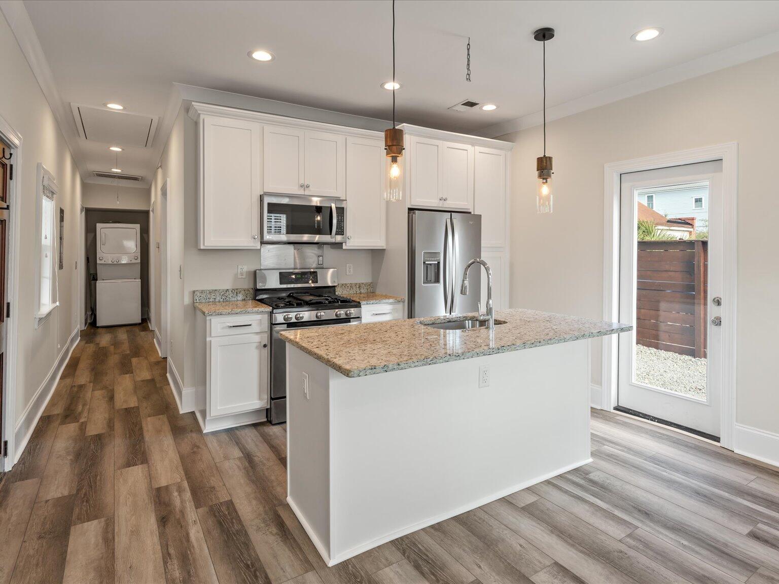 400 Sumter Street Charleston, SC 29403 - Photo 7 of 30 living/dining