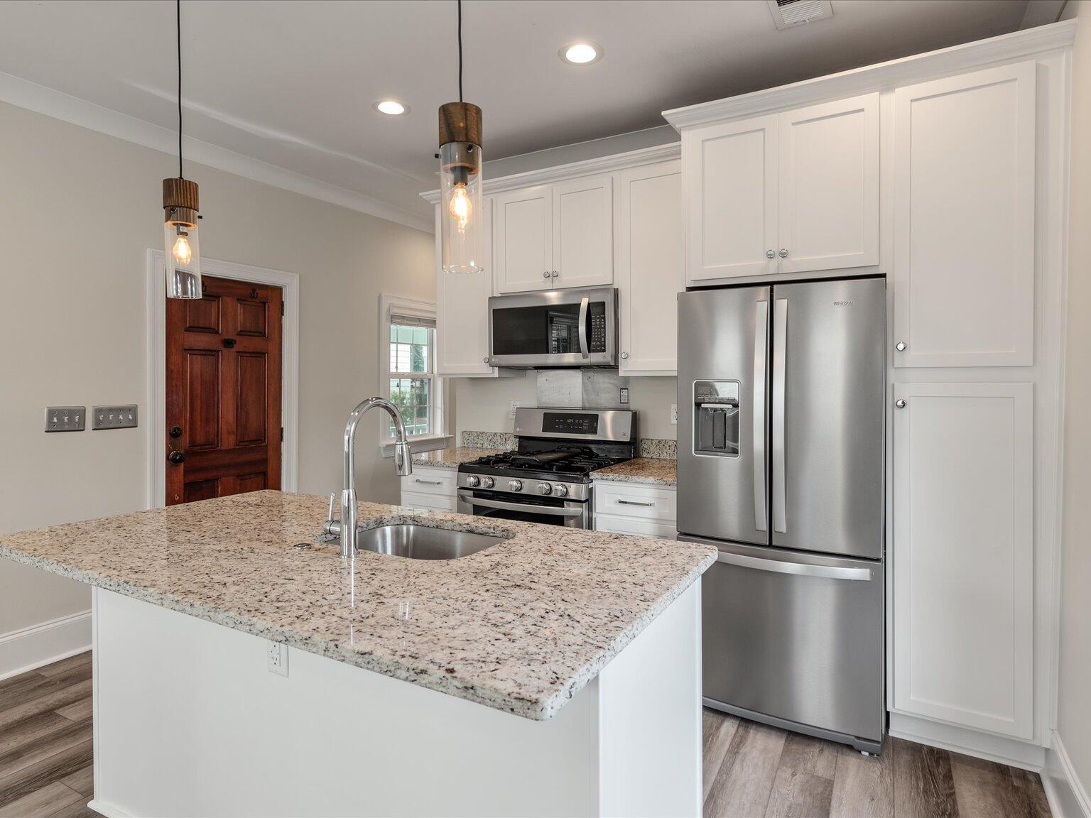 400 Sumter Street Charleston, SC 29403 - Photo 10 of 30 kitchen