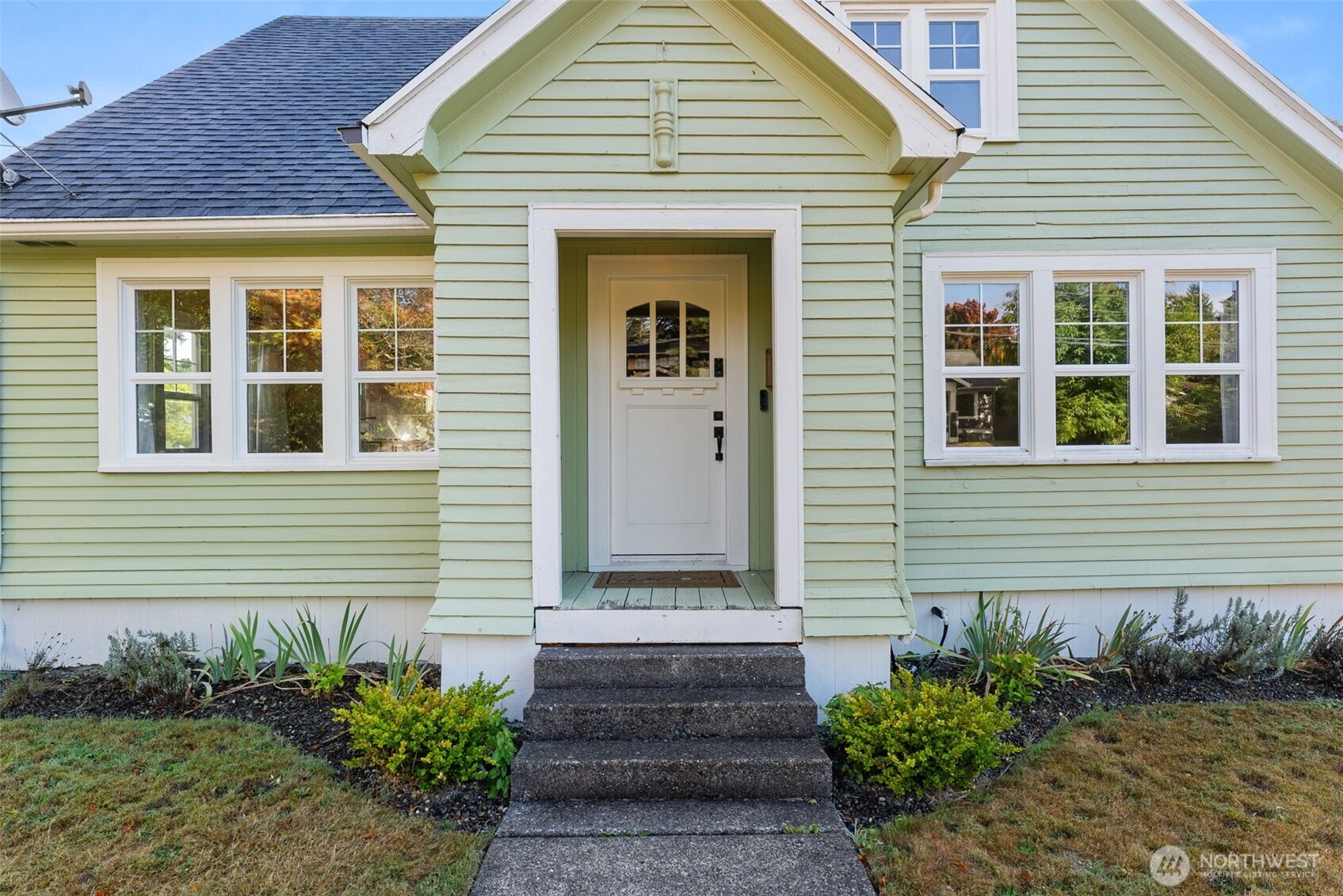803 Fowler Street Raymond, WA 98577 - Photo 3 of 31 Gallery Image 3
