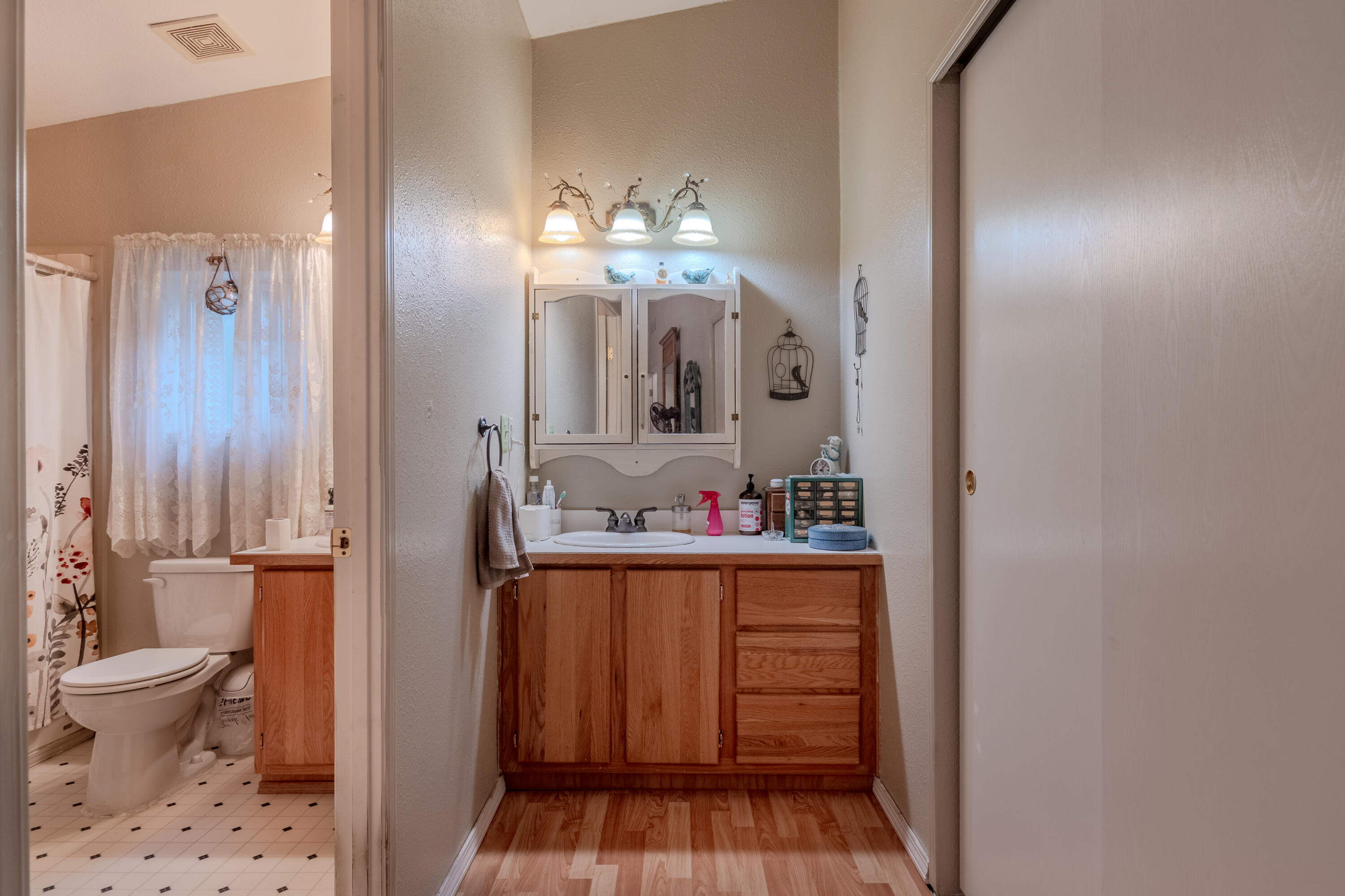 110 West 5th Street Phoenix, OR 97535 - Photo 18 of 25
