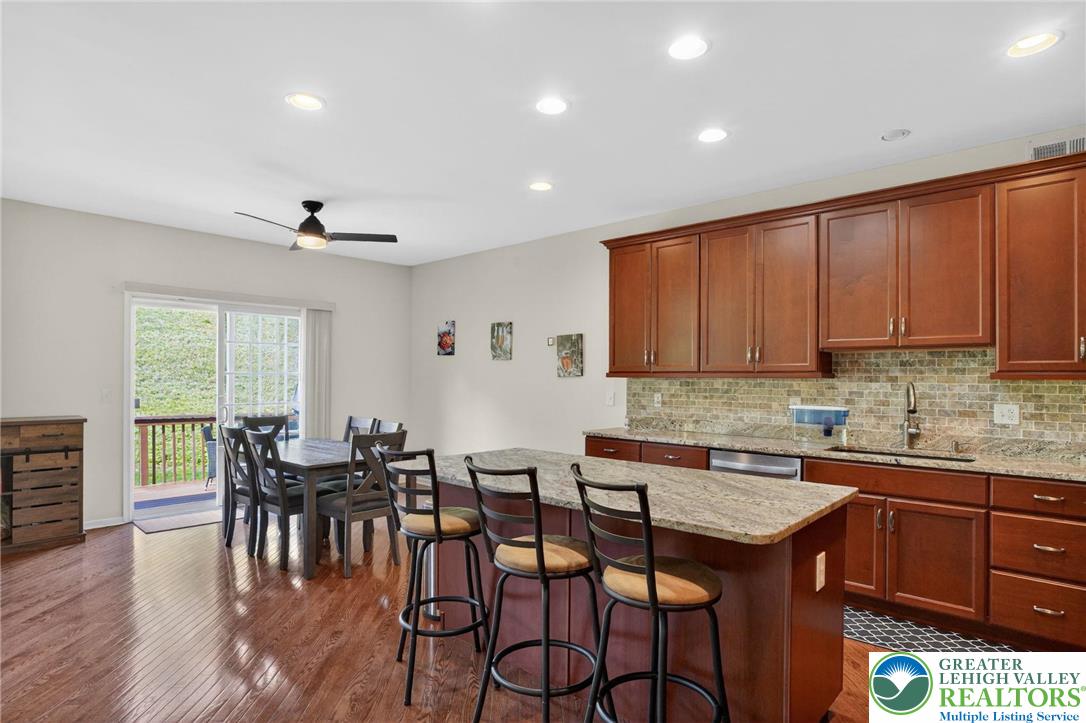 560 Quaker Ridge Terrace Easton, PA 18042 - Photo 11 of 40 Gourmet Kitchen
