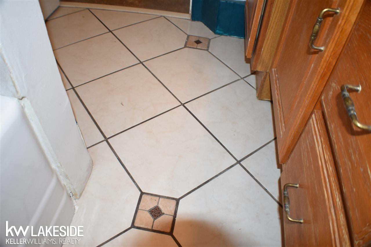 14538-14540 East 9 Mile Road Eastpointe, MI 48021 - Photo 11 of 48 Gallery Image 11
