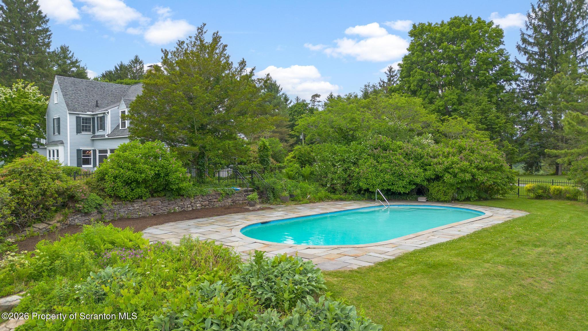 39 Golf Course Road Dallas, PA 18612 - Photo 52 of 111 DJI_0994-2
