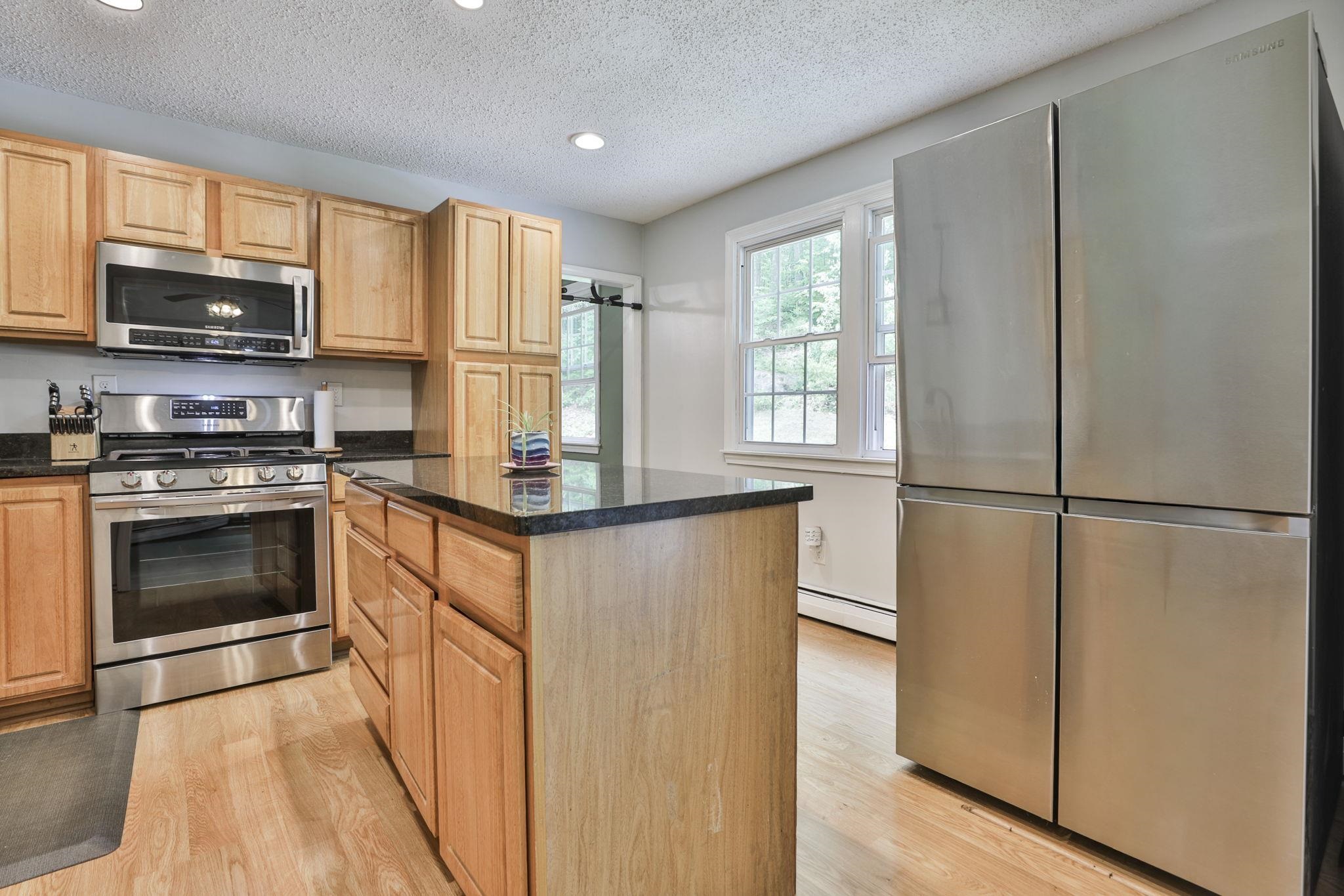 15 Castle Hill Road Pelham, NH 03076 - Photo 24 of 47