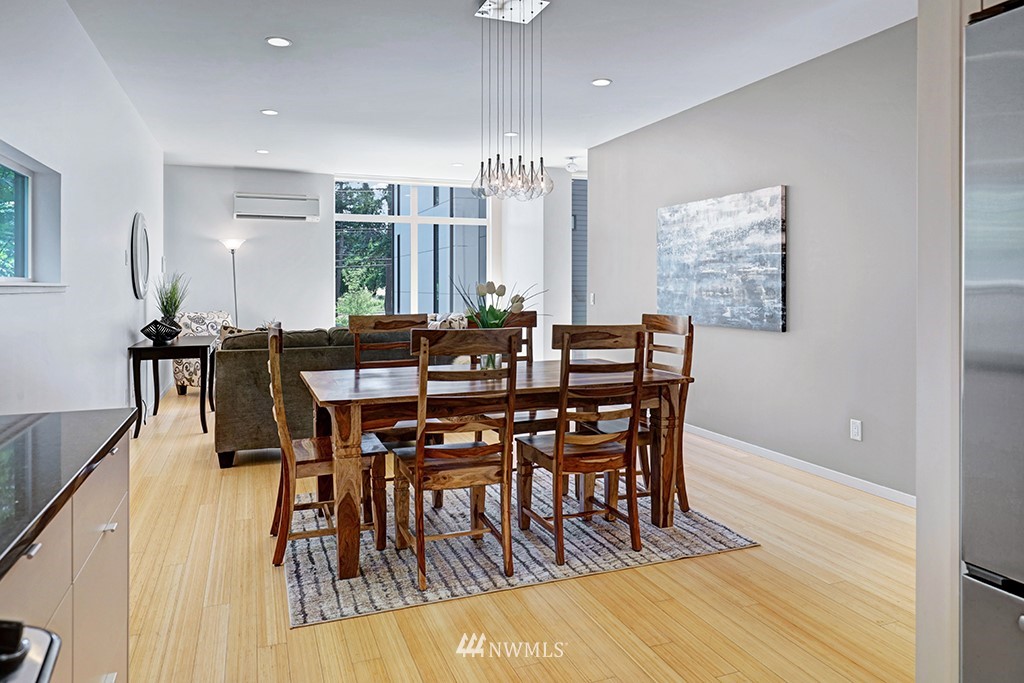 2814 Southwest Genesee Street Seattle, WA 98126 - Photo 6 of 22 Gallery Image 6
