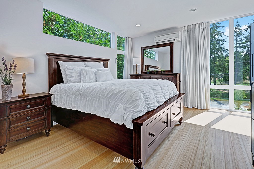 2814 Southwest Genesee Street Seattle, WA 98126 - Photo 8 of 22 Gallery Image 8