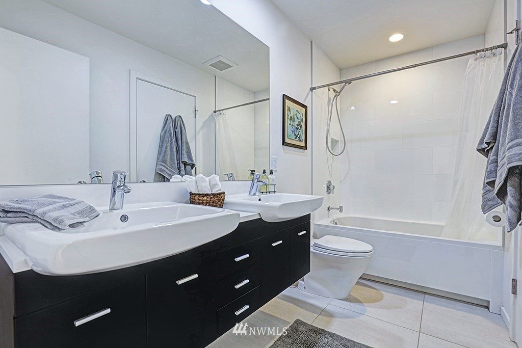 2814 Southwest Genesee Street Seattle, WA 98126 - Photo 9 of 22 Gallery Image 9