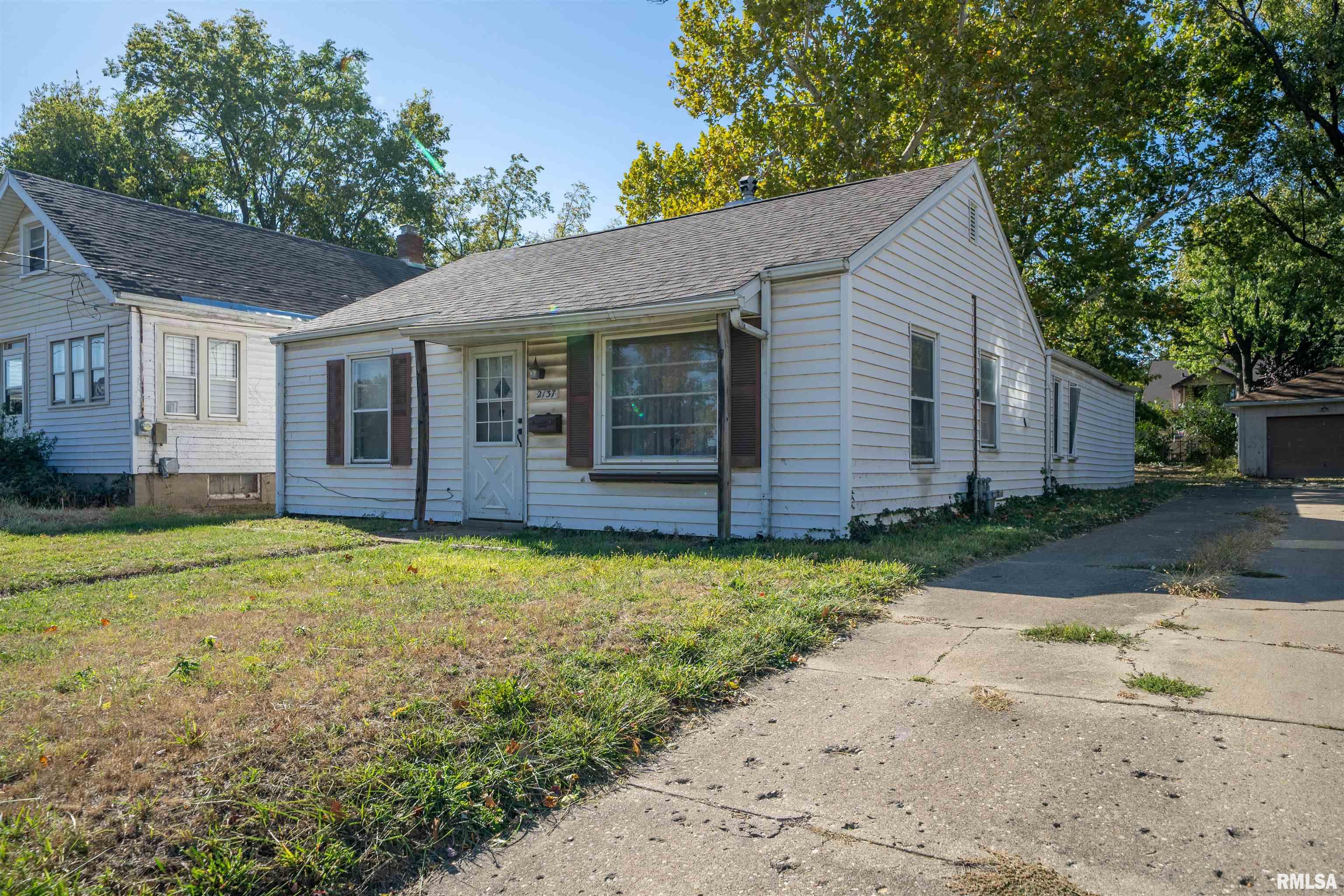 2137 North Prospect Road Peoria, IL 61603 - Photo 2 of 7 Gallery Image 2