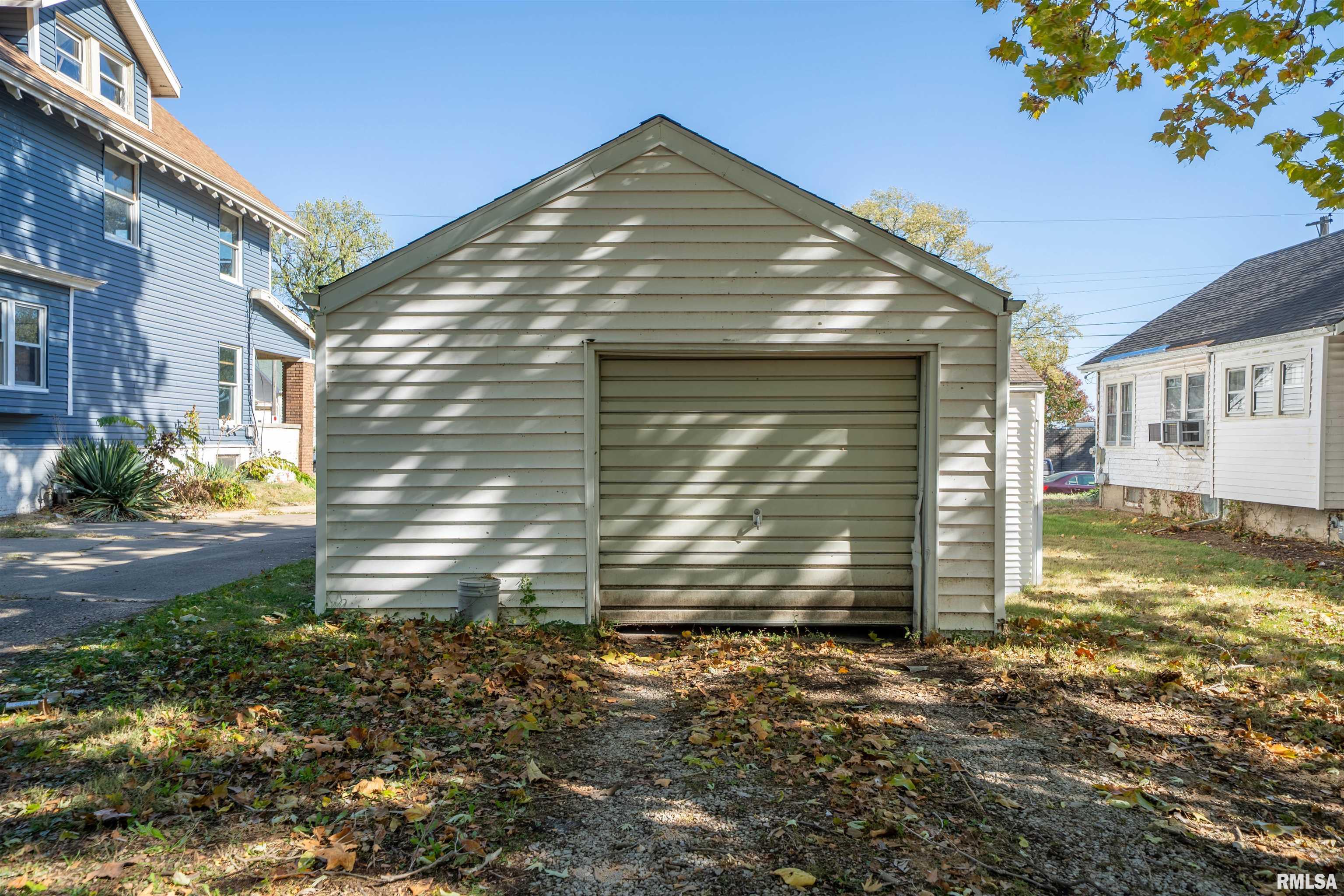 2137 North Prospect Road Peoria, IL 61603 - Photo 5 of 7 Gallery Image 5