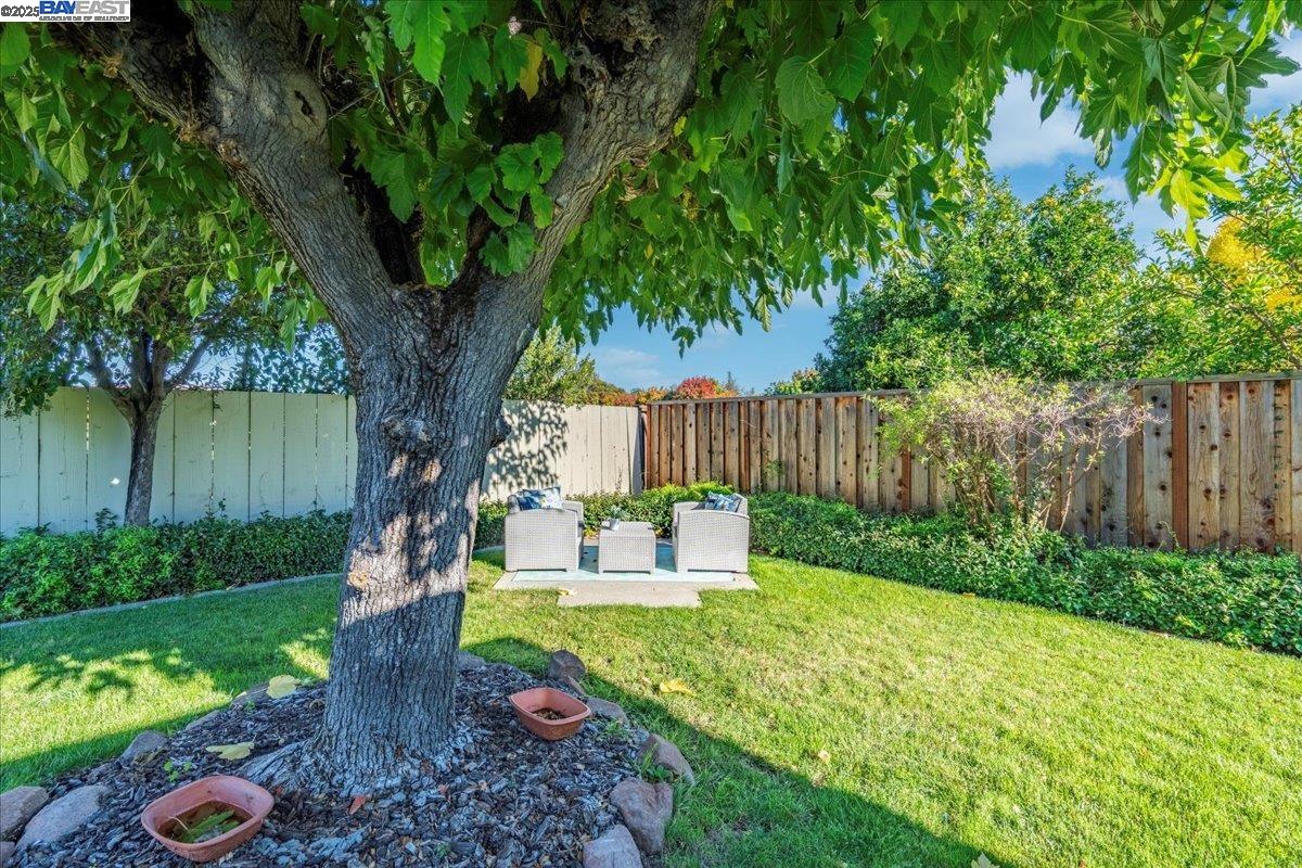 4023 Roland Drive Concord, CA 94521 - Photo 52 of 59 a garden with wooden fence