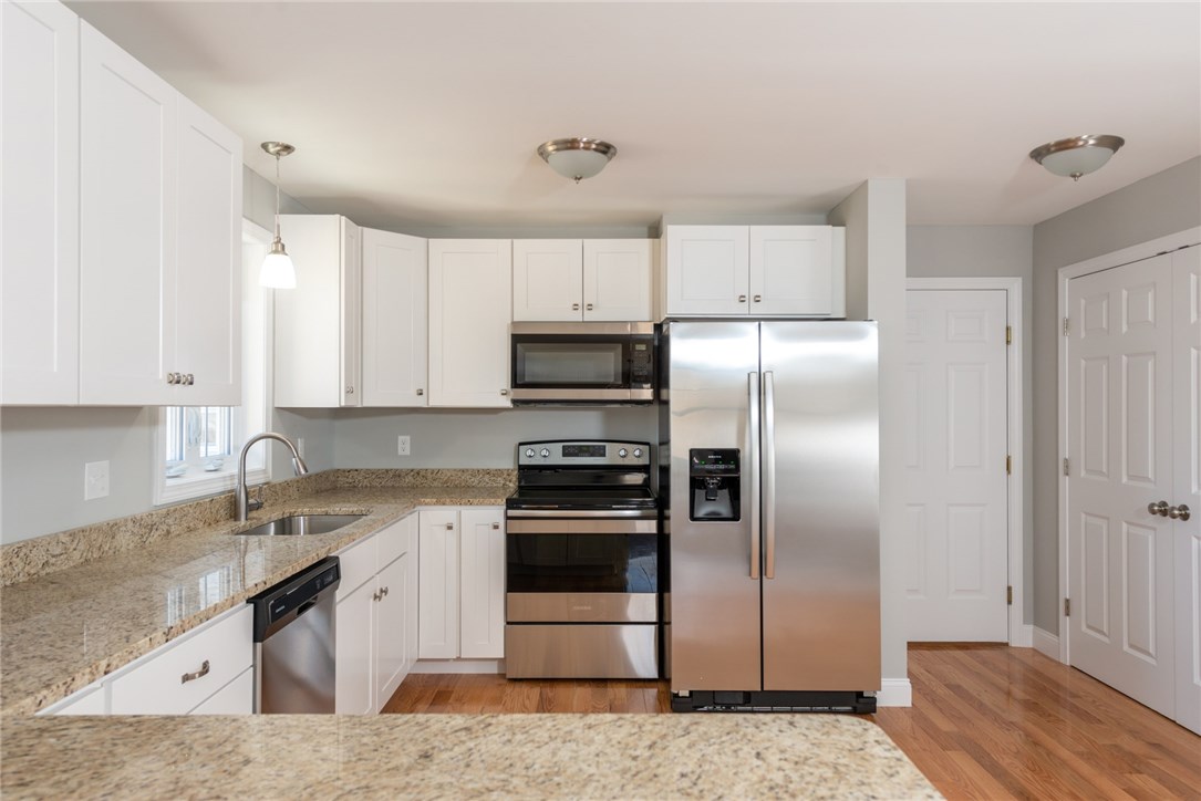 4 Carnation Street Woonsocket, RI 02895 - Photo 5 of 28 Gallery Image 5