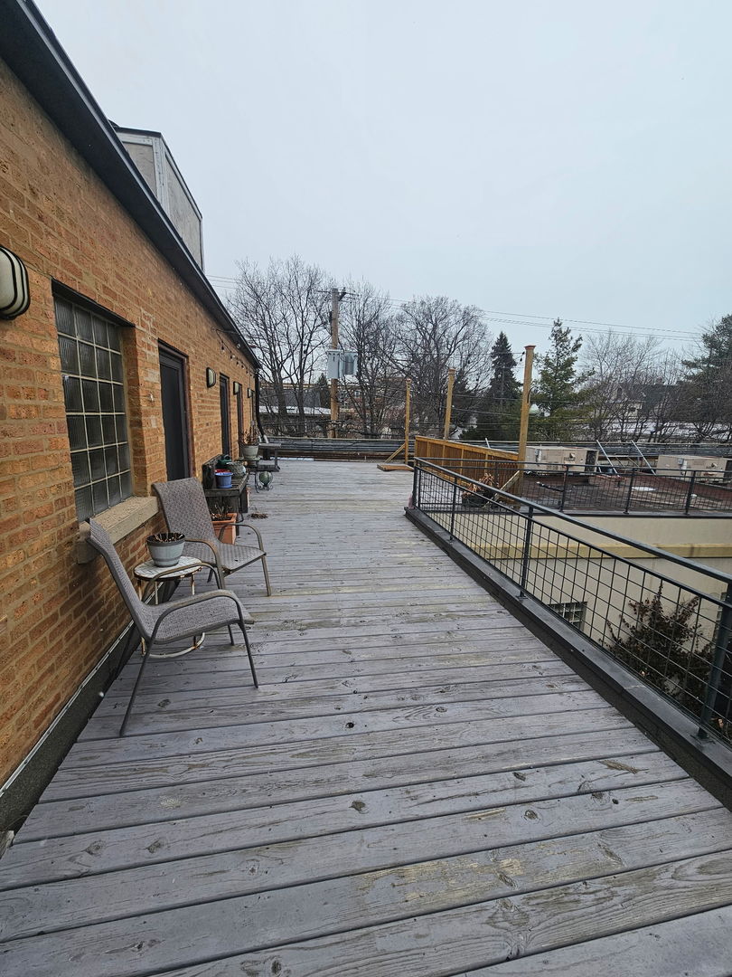 537 Custer Avenue, Unit 5 Evanston, IL 60202 - Photo 17 of 19 a view of outdoor space with seating space