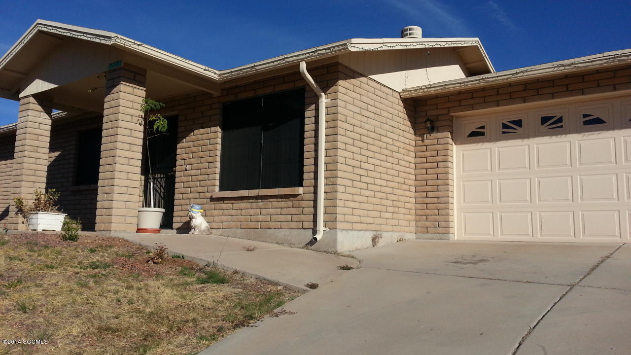 1025 Circulo Golondrina Rio Rico, AZ 85648 - Photo 1 of 11