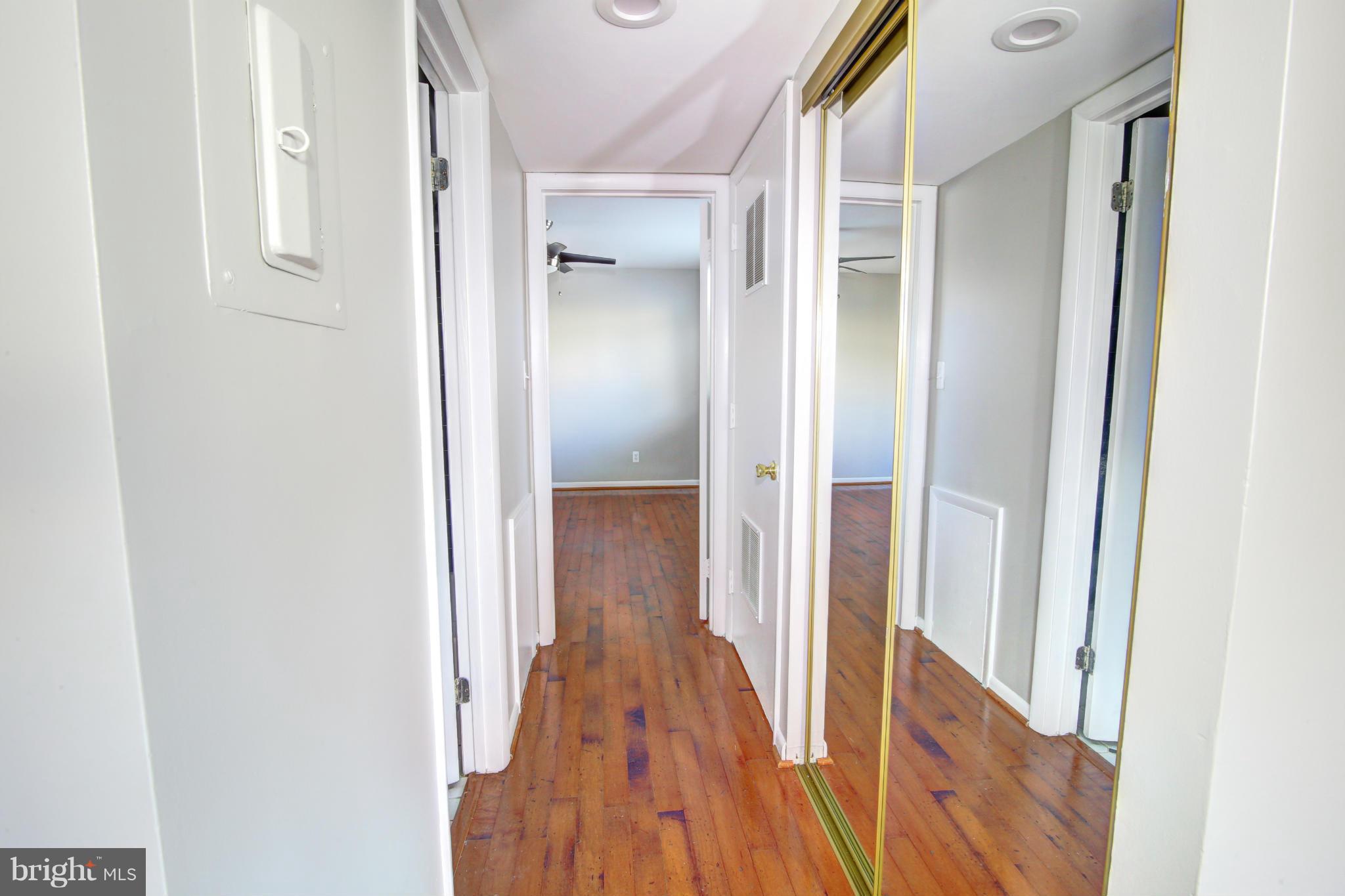 2754 Hollywood Road, Unit 104 Falls Church, VA 22043 - Photo 6 of 11 Interior (General)