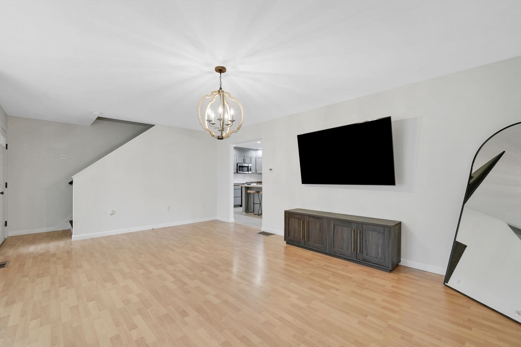 188 Wollaston Street Springfield, MA 01119 - Photo 3 of 39