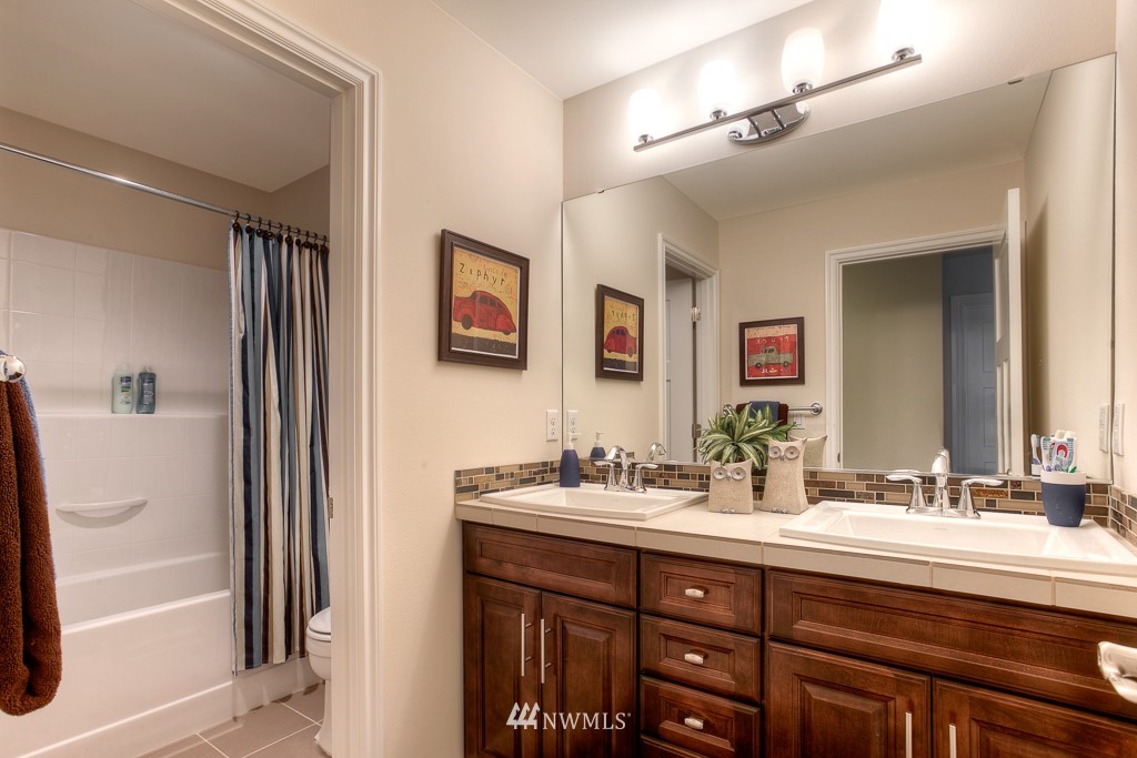 21411 35th Avenue Southeast, Unit 2 Bothell, WA 98021 - Photo 15 of 24